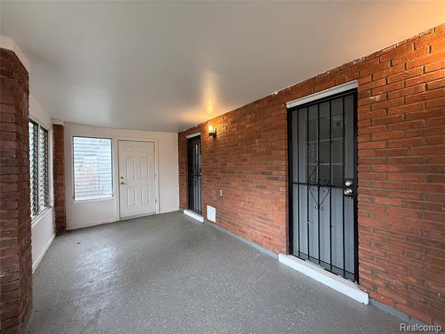 Builiding view twenty for 18611 Pinehurst, Detroit, MI. 48221