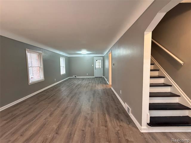 Builiding view two for 18611 Pinehurst, Detroit, MI. 48221