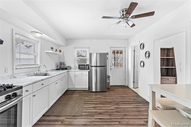 Builiding view nine for 1169 Carman, Burton, MI. 48529