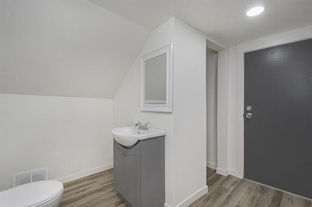 Builiding view fifteen for 1036 Park, Grand Rapids, MI. 49504