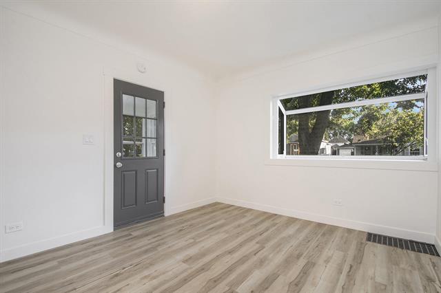 Builiding view three for 1036 Park, Grand Rapids, MI. 49504