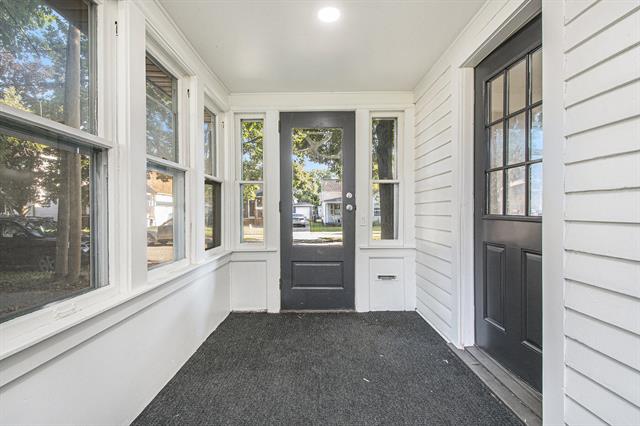 Builiding view two for 1036 Park, Grand Rapids, MI. 49504