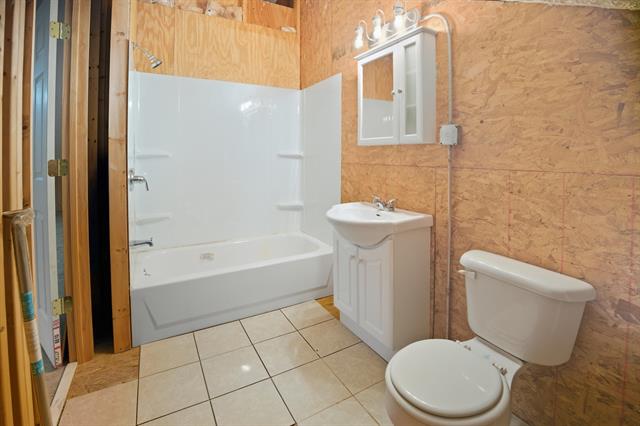 Builiding view seventeen for 66472 Dolans, Vandalia, MI. 49095