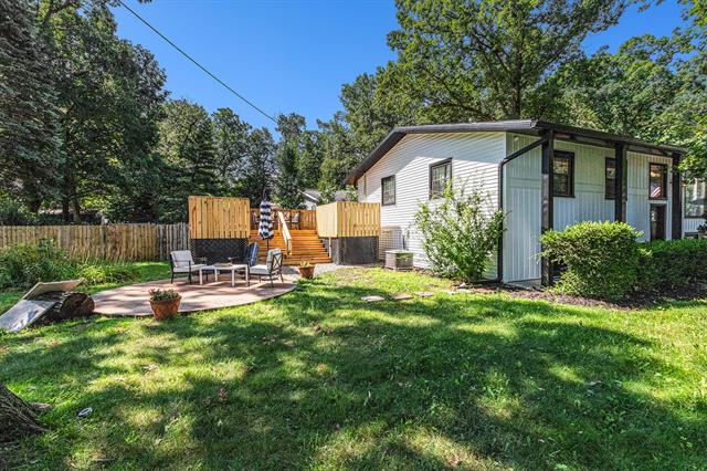 Builiding view thirty four for 819 Michigan, New Buffalo, MI. 49117