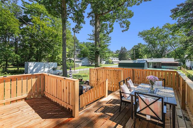 Builiding view thirty three for 819 Michigan, New Buffalo, MI. 49117