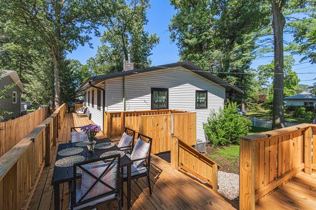 Builiding view thirty two for 819 Michigan, New Buffalo, MI. 49117