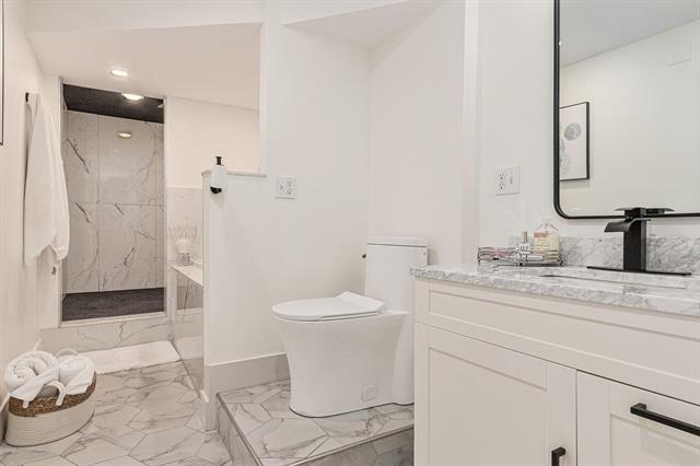 Builiding view twenty five for 819 Michigan, New Buffalo, MI. 49117