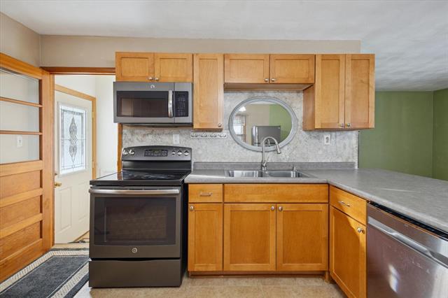 Builiding view five for 100 Long, Marshall, MI. 49068