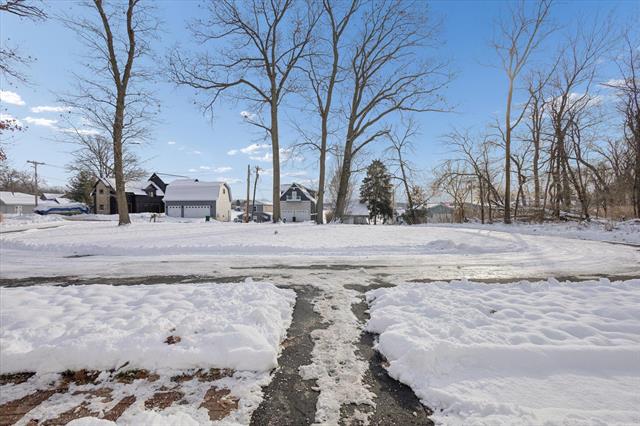 Builiding view forty for 100 Long, Marshall, MI. 49068