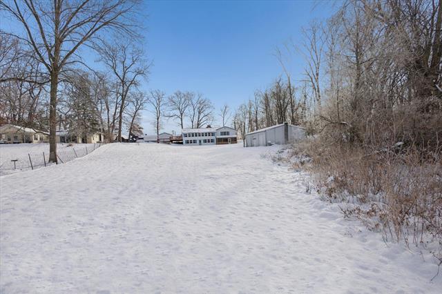 Builiding view thirty seven for 100 Long, Marshall, MI. 49068