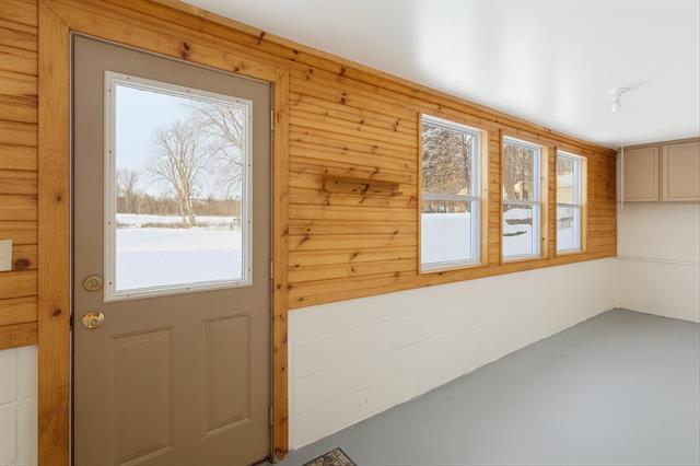 Builiding view thirty two for 100 Long, Marshall, MI. 49068