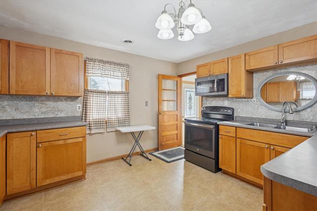 Builiding view three for 100 Long, Marshall, MI. 49068