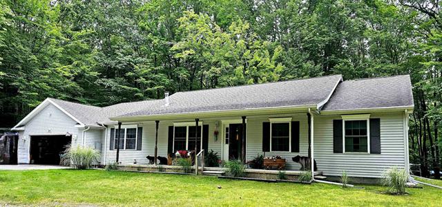 front view for 2090 Deer Court, Farwell, Mi. 48622