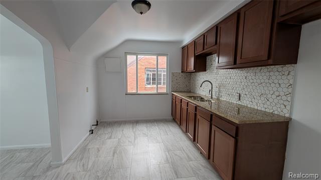 Builiding view eight for 18070 Hubbell, Detroit, MI. 48235