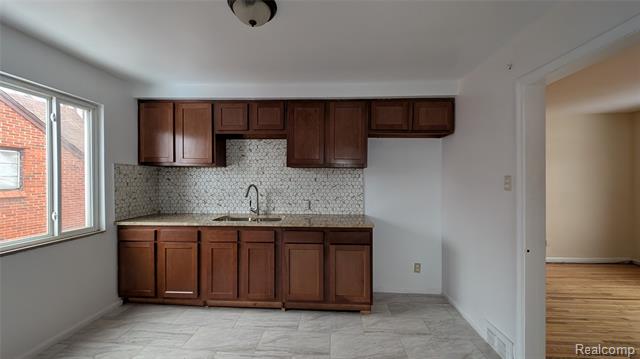 Builiding view nine for 18070 Hubbell, Detroit, MI. 48235