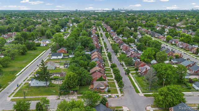 Builiding view eighteen for 10270 Beaconsfield, Detroit, MI. 48224