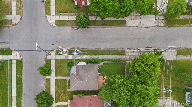 Builiding view sixteen for 10270 Beaconsfield, Detroit, MI. 48224