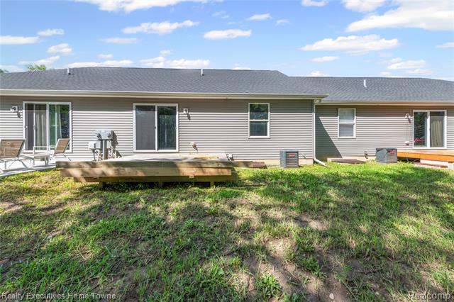 Builiding view nineteen for 303 Hidden Harbor, Marine City, MI. 48039