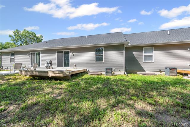 Builiding view twenty for 303 Hidden Harbor, Marine City, MI. 48039