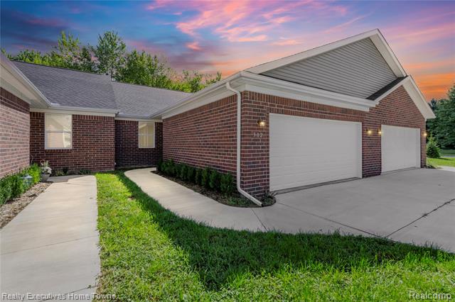 front view for 303 Hidden Harbor, Marine City, Mi. 48039