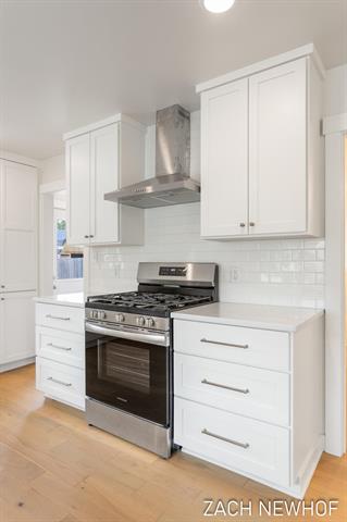 Builiding view eight for 430 Washington Avenue, Holland, MI. 49423