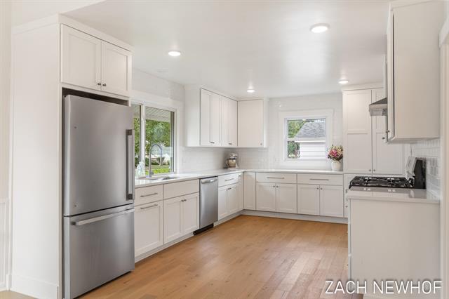 Builiding view six for 430 Washington Avenue, Holland, MI. 49423