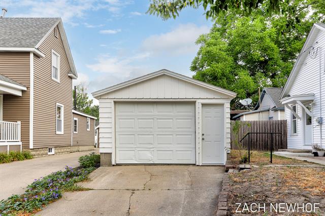 Builiding view thirty four for 430 Washington Avenue, Holland, MI. 49423