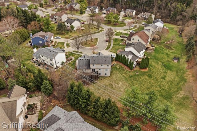 Builiding view fifty two for 938 Meadowbrook, Milford, MI. 48381