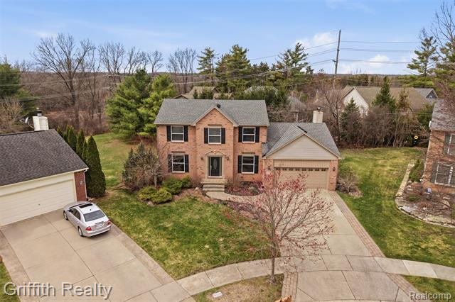 Builiding view forty eight for 938 Meadowbrook, Milford, MI. 48381