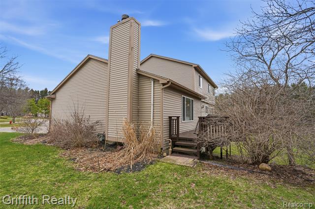 Builiding view forty five for 938 Meadowbrook, Milford, MI. 48381