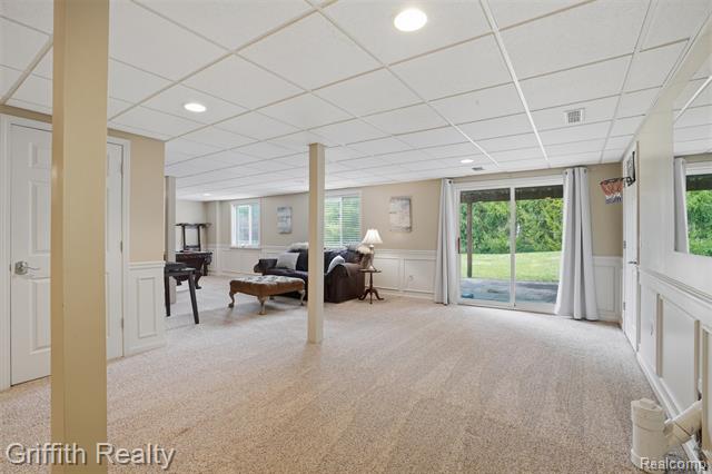 Builiding view forty for 938 Meadowbrook, Milford, MI. 48381