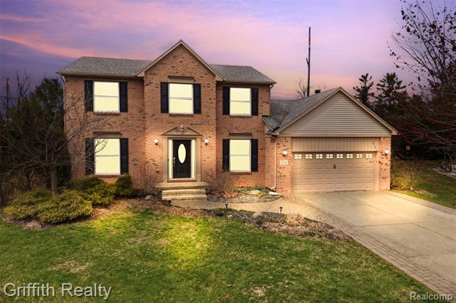 front view for 938 Meadowbrook Ct, Milford, Mi. 48381