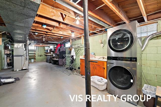 Builiding view thirty seven for 5116 Gay, Muskegon, MI. 49441