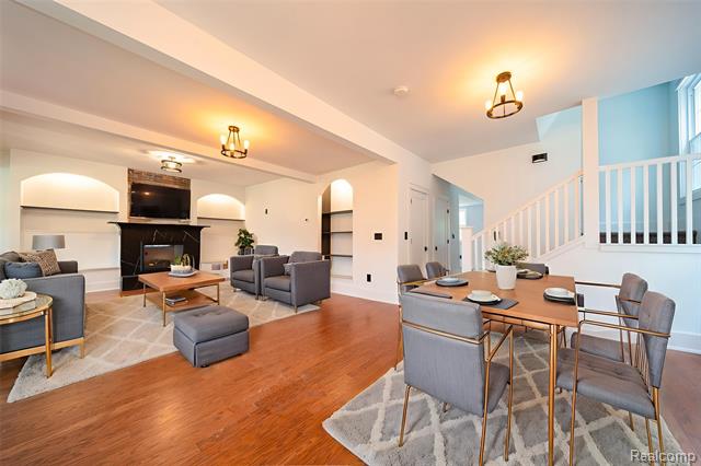 Builiding view eight for 1583 Cadillac, Detroit, MI. 48214