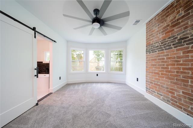 Builiding view eighteen for 1583 Cadillac, Detroit, MI. 48214