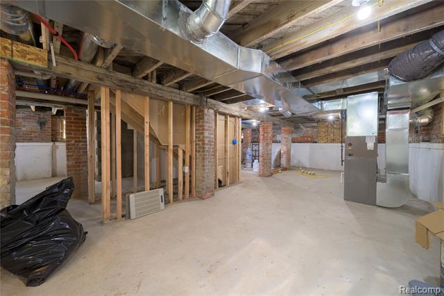 Builiding view forty six for 1583 Cadillac, Detroit, MI. 48214