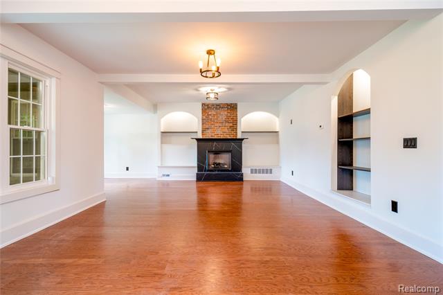 Builiding view four for 1583 Cadillac, Detroit, MI. 48214