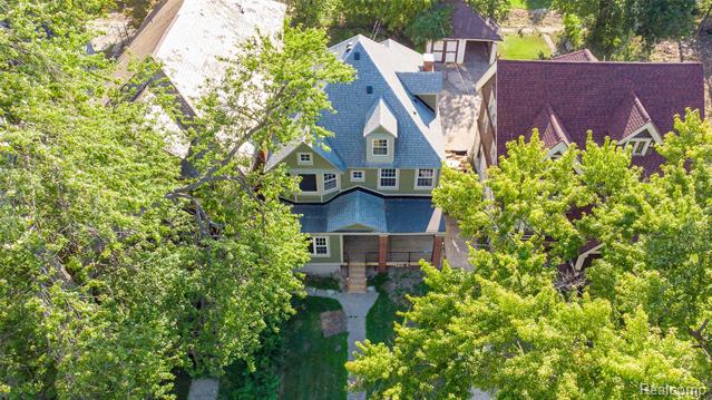 Builiding view one for 1583 Cadillac, Detroit, MI. 48214