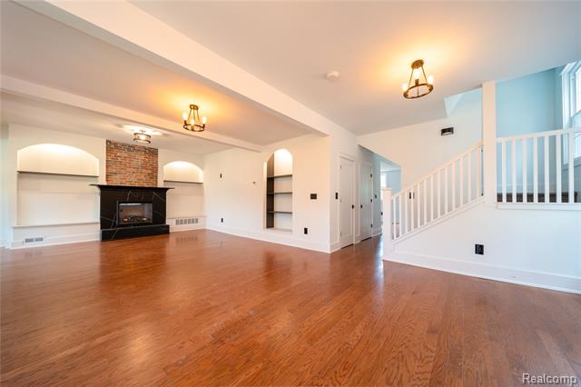 Builiding view seven for 1583 Cadillac, Detroit, MI. 48214