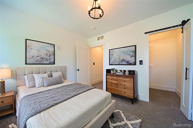 Builiding view thirty one for 1583 Cadillac, Detroit, MI. 48214