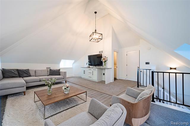 Builiding view thirty six for 1583 Cadillac, Detroit, MI. 48214