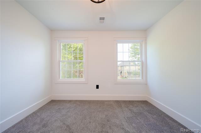 Builiding view thirty three for 1583 Cadillac, Detroit, MI. 48214