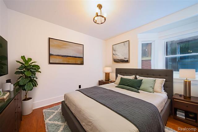 Builiding view twelve for 1583 Cadillac, Detroit, MI. 48214