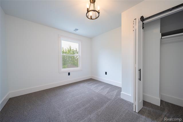 Builiding view twenty nine for 1583 Cadillac, Detroit, MI. 48214