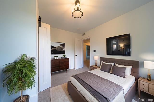 Builiding view twenty seven for 1583 Cadillac, Detroit, MI. 48214