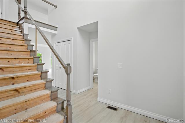 Builiding view ten for 3202 Roma, Wixom, MI. 48393