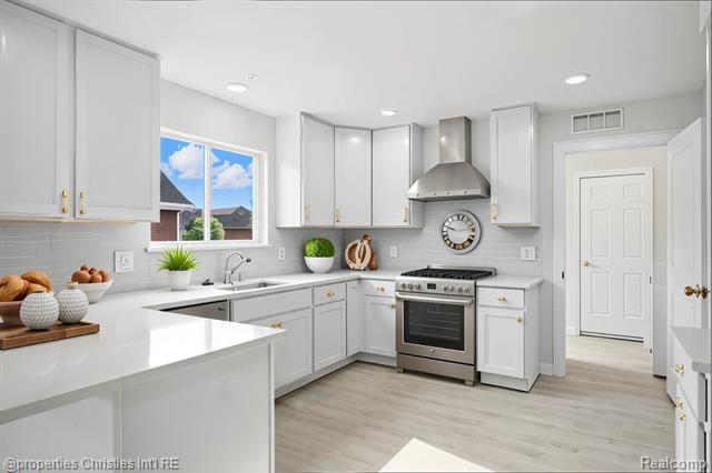 Builiding view three for 3202 Roma, Wixom, MI. 48393