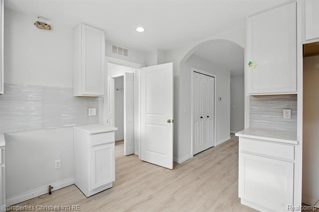 Builiding view twenty five for 3202 Roma, Wixom, MI. 48393