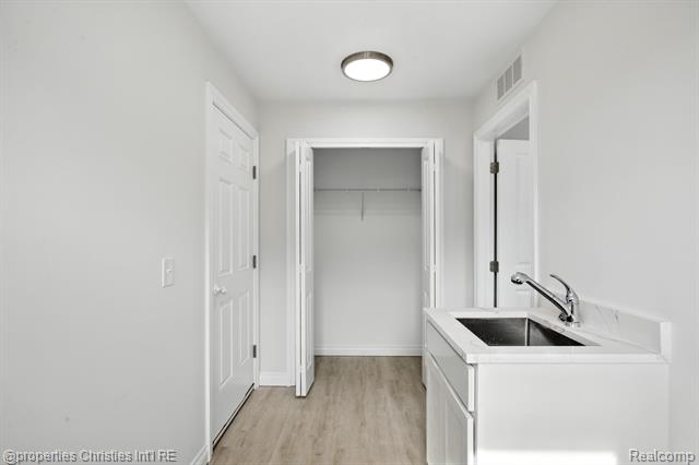 Builiding view twenty six for 3202 Roma, Wixom, MI. 48393