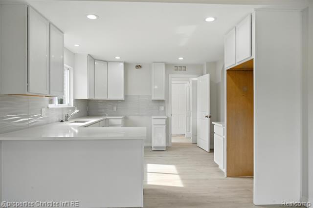 Builiding view twenty two for 3202 Roma, Wixom, MI. 48393